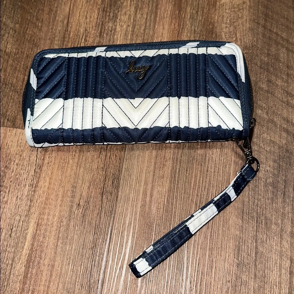 Lug straddle‎ wristlet wallet navy and white striped